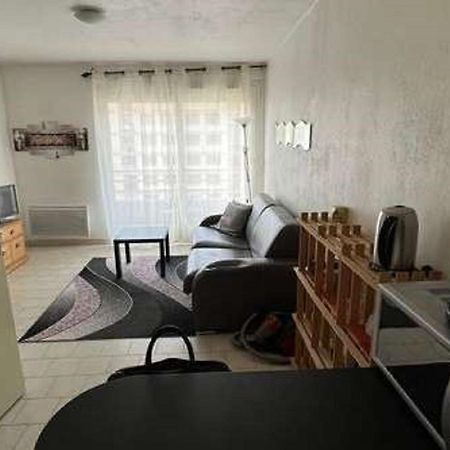 Beau Studio , Ensoleille, Wifi, Etage 5 Ascenceur Appartement Marseilles Buitenkant foto